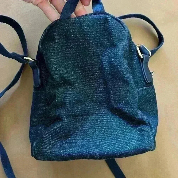 Tommy Hilfiger Mini Backpack style Crossbody Bag - Picture 4 of 8